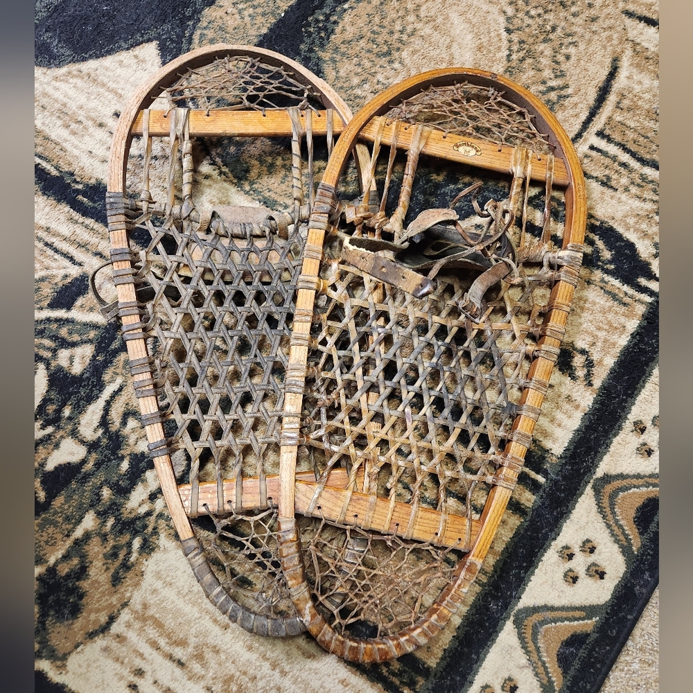 Vintage 1945 snowshoe - Picture 1 of 7